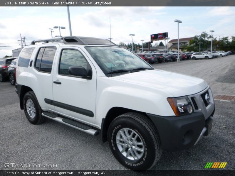 Glacier White / PRO-4X Gray/Steel 2015 Nissan Xterra S 4x4