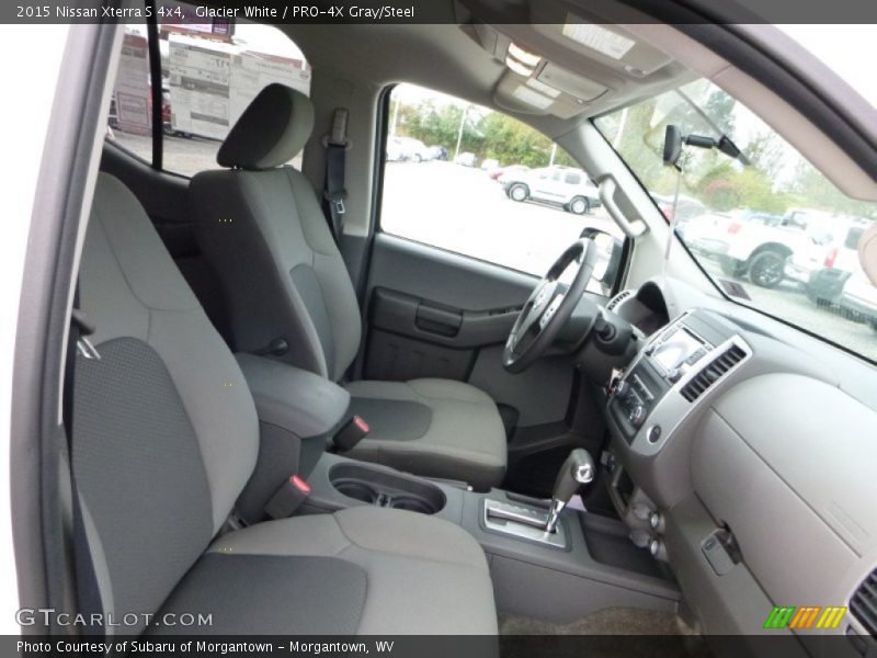 Glacier White / PRO-4X Gray/Steel 2015 Nissan Xterra S 4x4