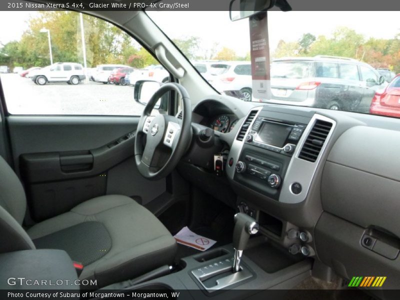 Glacier White / PRO-4X Gray/Steel 2015 Nissan Xterra S 4x4