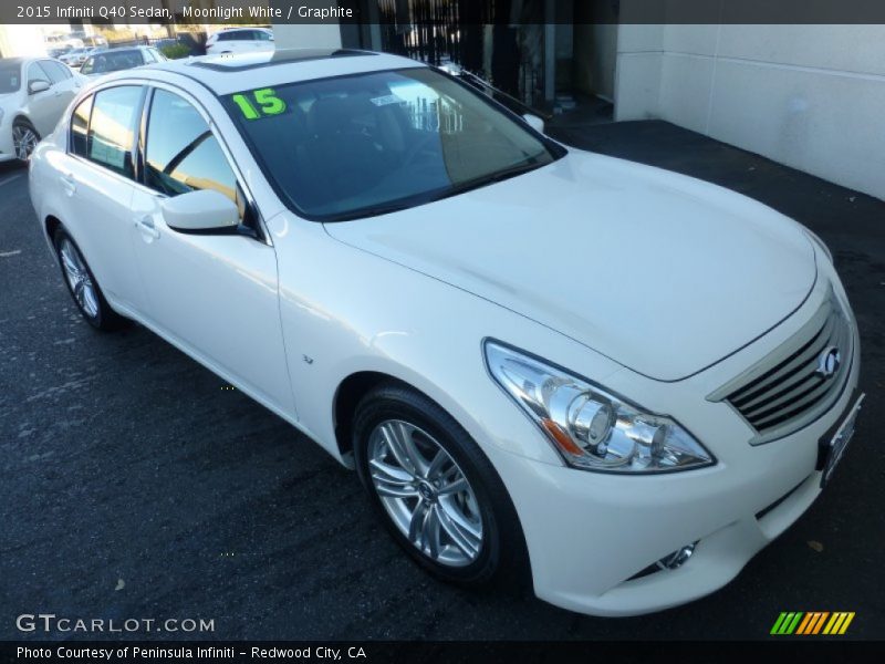 Moonlight White / Graphite 2015 Infiniti Q40 Sedan