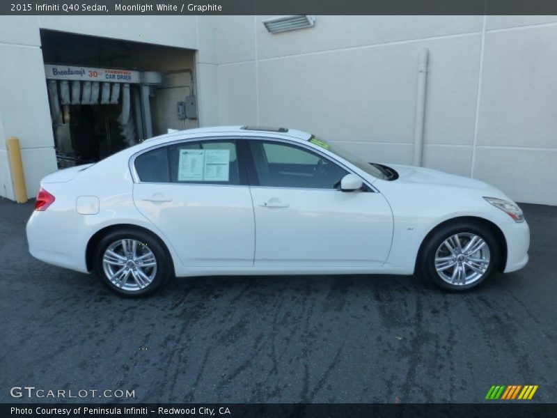 Moonlight White / Graphite 2015 Infiniti Q40 Sedan