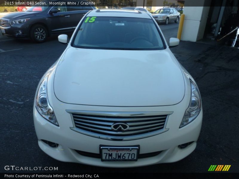 Moonlight White / Graphite 2015 Infiniti Q40 Sedan