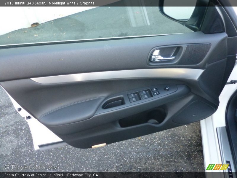 Moonlight White / Graphite 2015 Infiniti Q40 Sedan