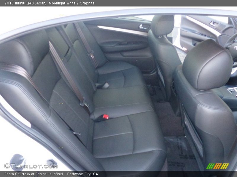 Moonlight White / Graphite 2015 Infiniti Q40 Sedan