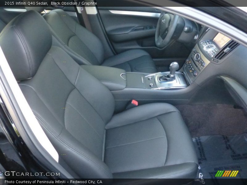 Front Seat of 2015 Q40 Sedan