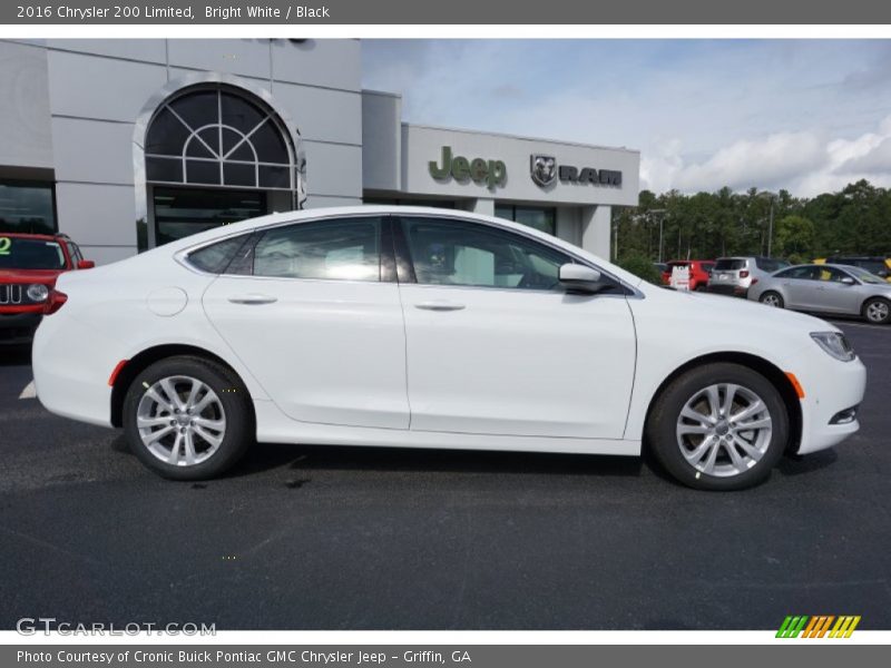 Bright White / Black 2016 Chrysler 200 Limited