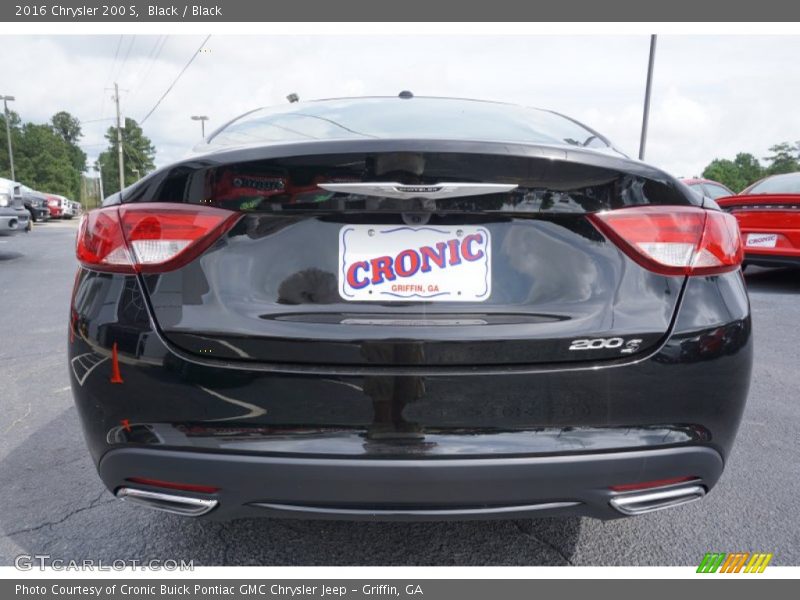 Black / Black 2016 Chrysler 200 S