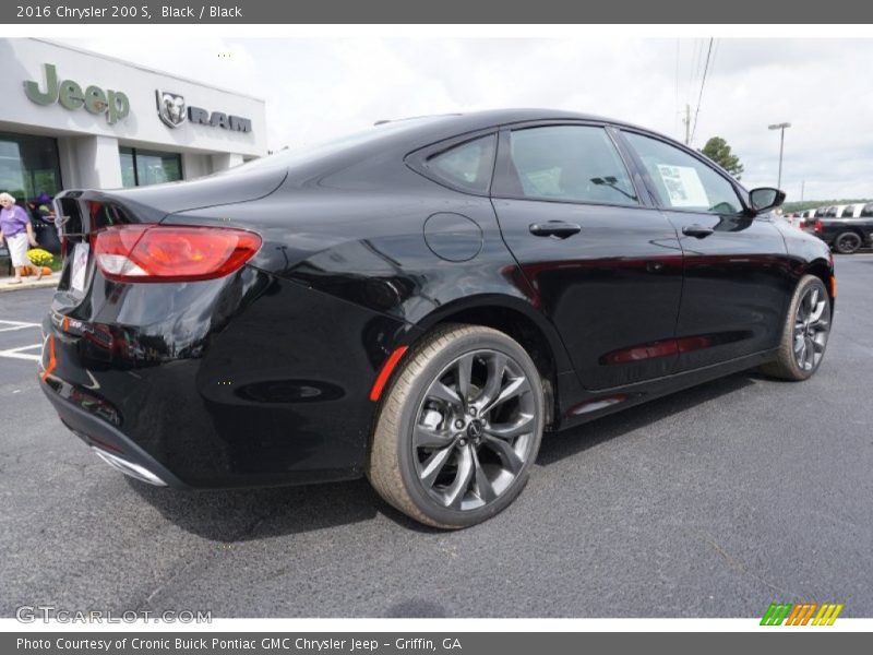 Black / Black 2016 Chrysler 200 S