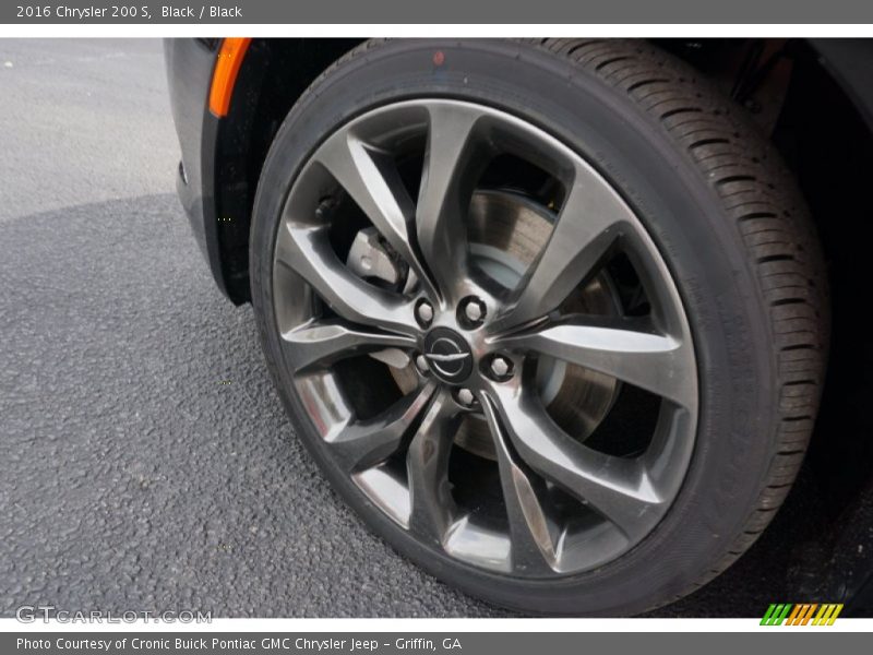 Black / Black 2016 Chrysler 200 S