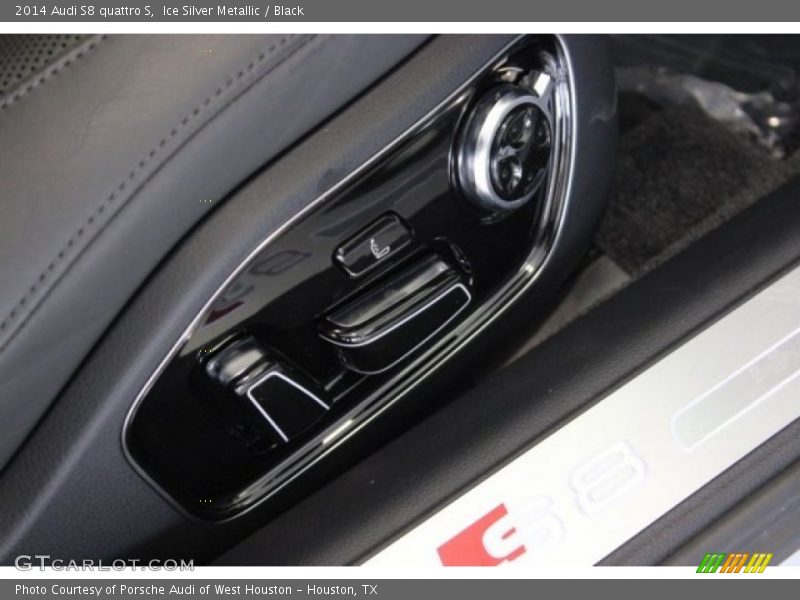 Ice Silver Metallic / Black 2014 Audi S8 quattro S