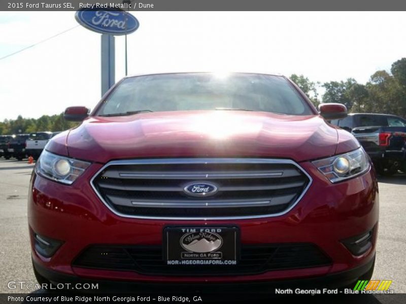 Ruby Red Metallic / Dune 2015 Ford Taurus SEL