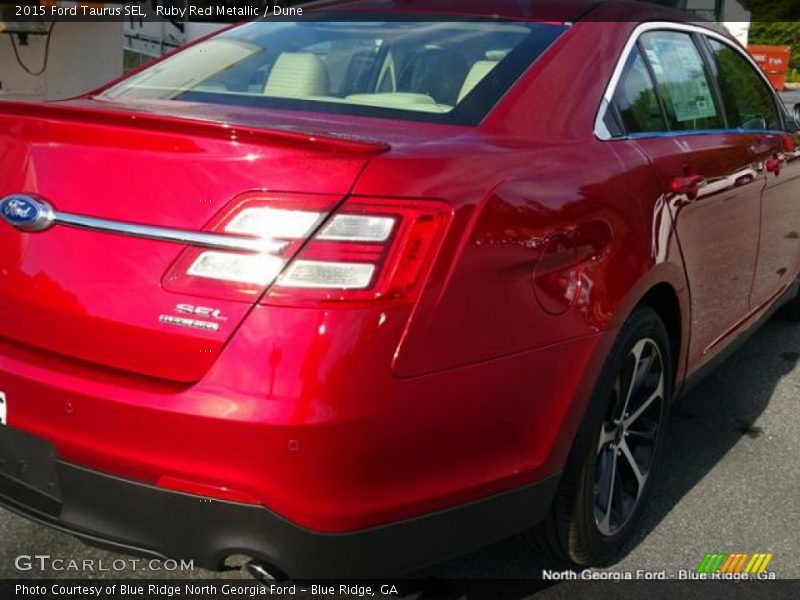 Ruby Red Metallic / Dune 2015 Ford Taurus SEL