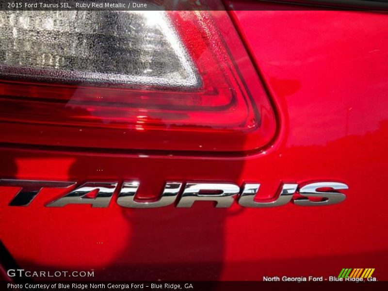 Ruby Red Metallic / Dune 2015 Ford Taurus SEL