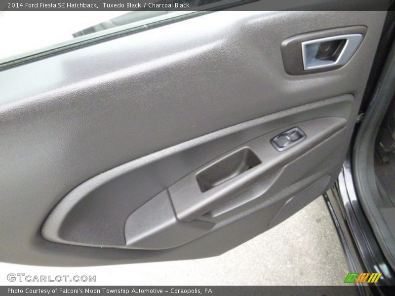 Tuxedo Black / Charcoal Black 2014 Ford Fiesta SE Hatchback