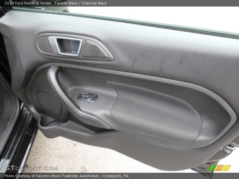 Tuxedo Black / Charcoal Black 2014 Ford Fiesta SE Sedan