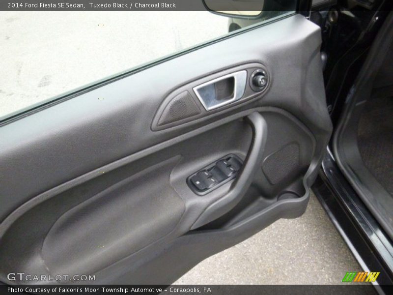 Tuxedo Black / Charcoal Black 2014 Ford Fiesta SE Sedan