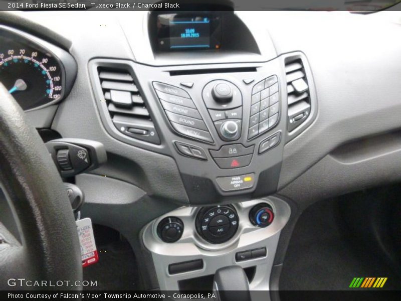 Tuxedo Black / Charcoal Black 2014 Ford Fiesta SE Sedan