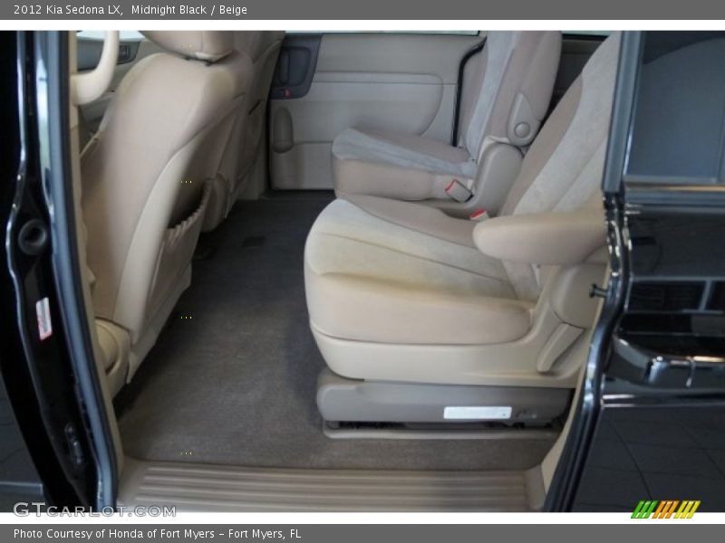 Midnight Black / Beige 2012 Kia Sedona LX