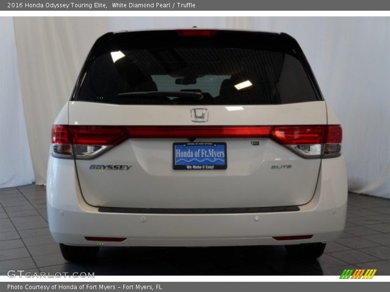 White Diamond Pearl / Truffle 2016 Honda Odyssey Touring Elite