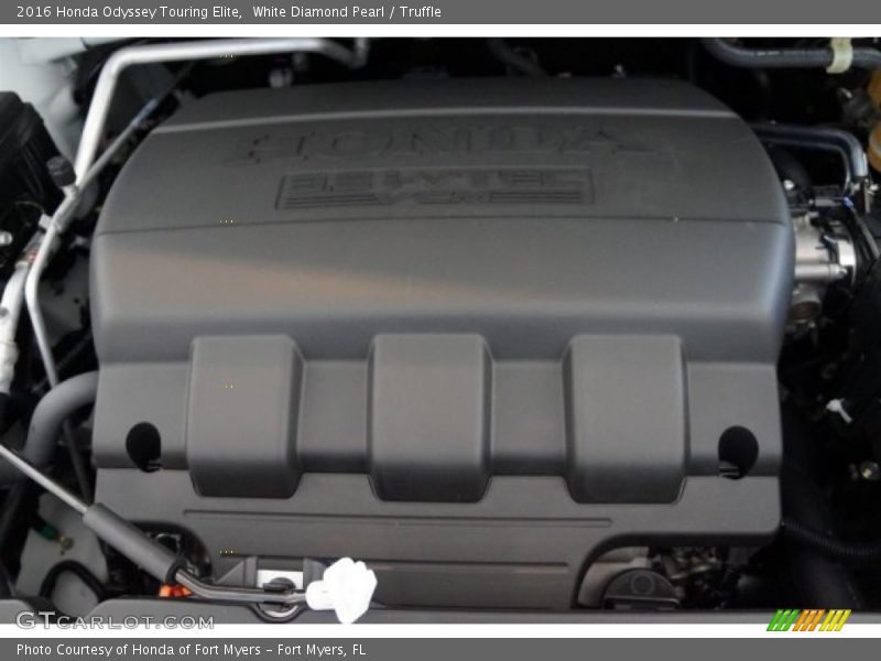 White Diamond Pearl / Truffle 2016 Honda Odyssey Touring Elite