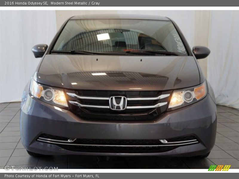 Modern Steel Metallic / Gray 2016 Honda Odyssey SE