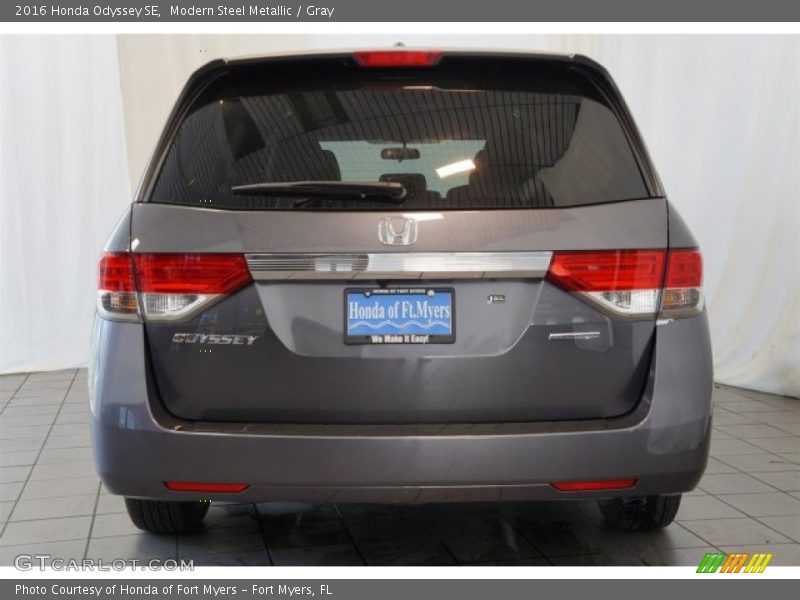 Modern Steel Metallic / Gray 2016 Honda Odyssey SE