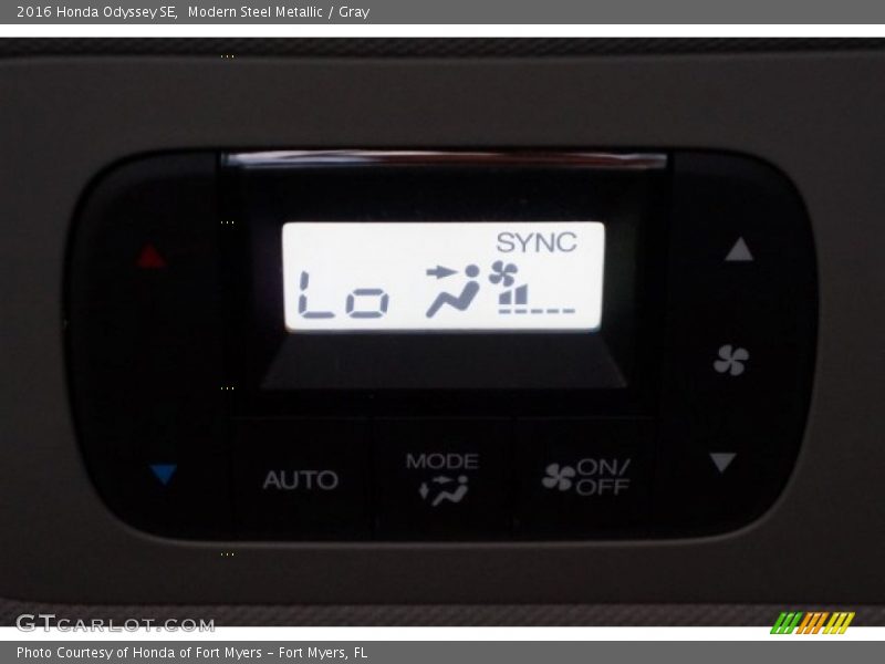 Modern Steel Metallic / Gray 2016 Honda Odyssey SE