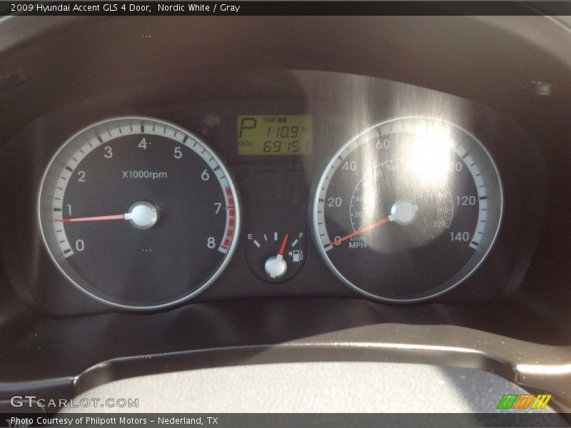 Nordic White / Gray 2009 Hyundai Accent GLS 4 Door