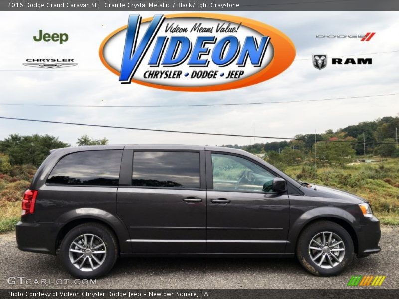 Granite Crystal Metallic / Black/Light Graystone 2016 Dodge Grand Caravan SE