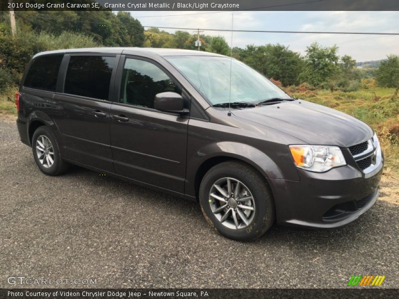 Granite Crystal Metallic / Black/Light Graystone 2016 Dodge Grand Caravan SE