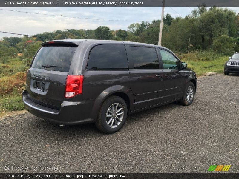 Granite Crystal Metallic / Black/Light Graystone 2016 Dodge Grand Caravan SE