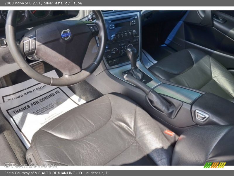 Front Seat of 2008 S60 2.5T