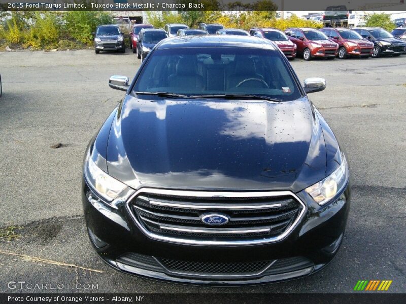 Tuxedo Black Metallic / Charcoal Black 2015 Ford Taurus Limited