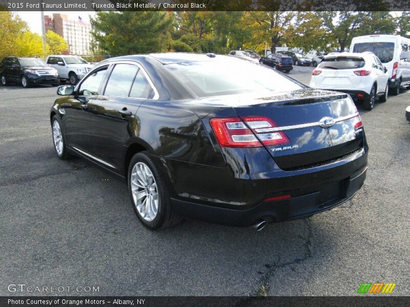 Tuxedo Black Metallic / Charcoal Black 2015 Ford Taurus Limited