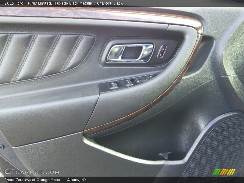 Tuxedo Black Metallic / Charcoal Black 2015 Ford Taurus Limited