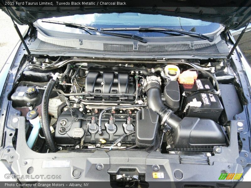 Tuxedo Black Metallic / Charcoal Black 2015 Ford Taurus Limited