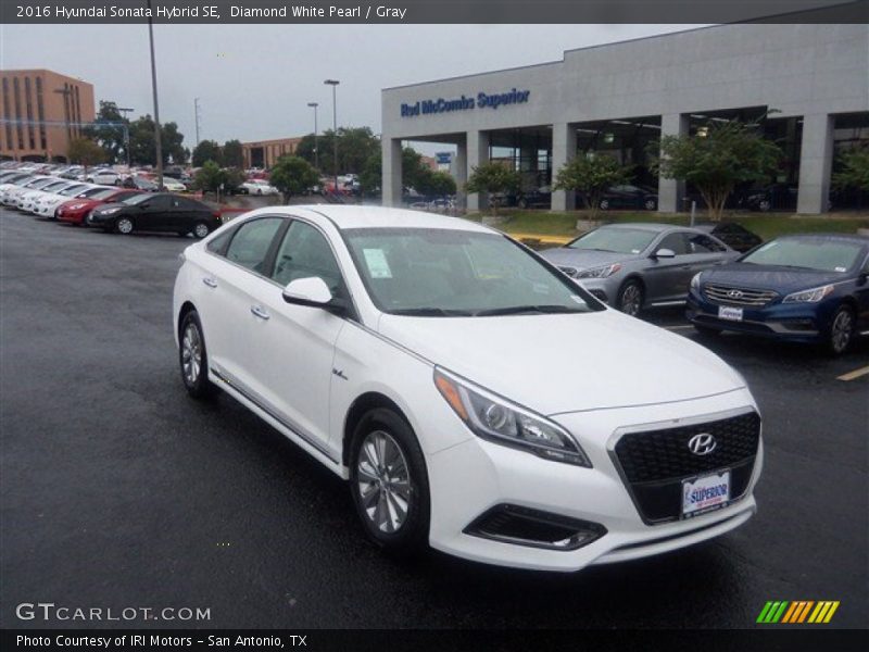 Diamond White Pearl / Gray 2016 Hyundai Sonata Hybrid SE