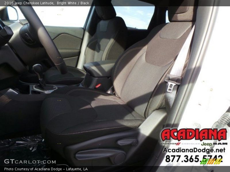 Bright White / Black 2016 Jeep Cherokee Latitude