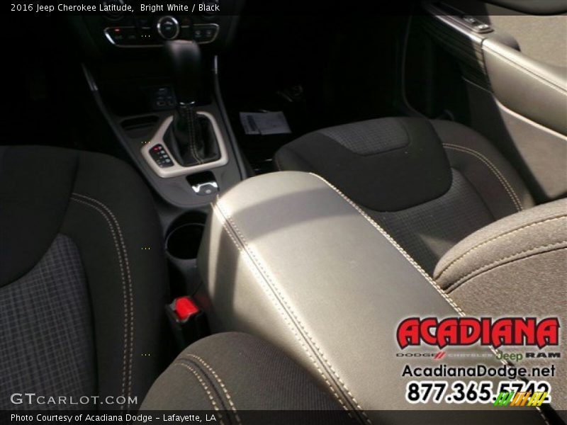 Bright White / Black 2016 Jeep Cherokee Latitude