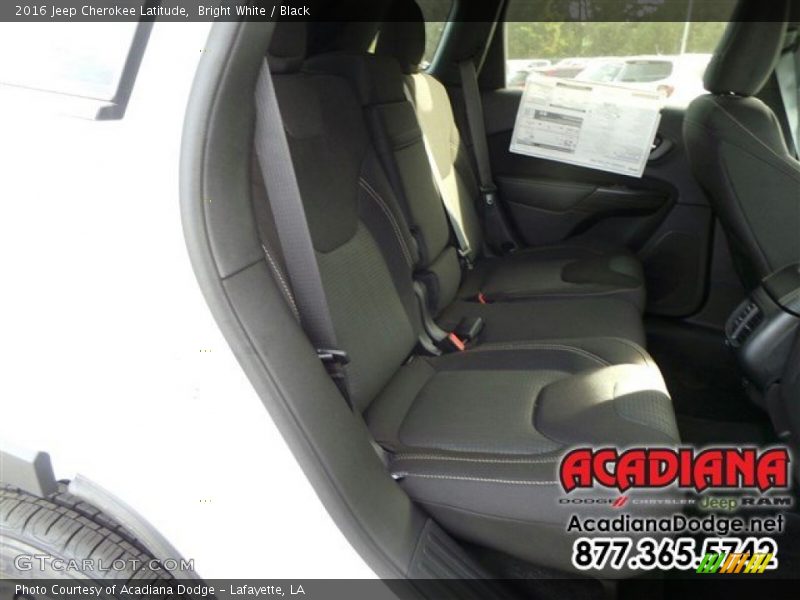 Bright White / Black 2016 Jeep Cherokee Latitude