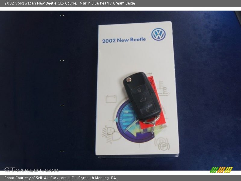 Marlin Blue Pearl / Cream Beige 2002 Volkswagen New Beetle GLS Coupe