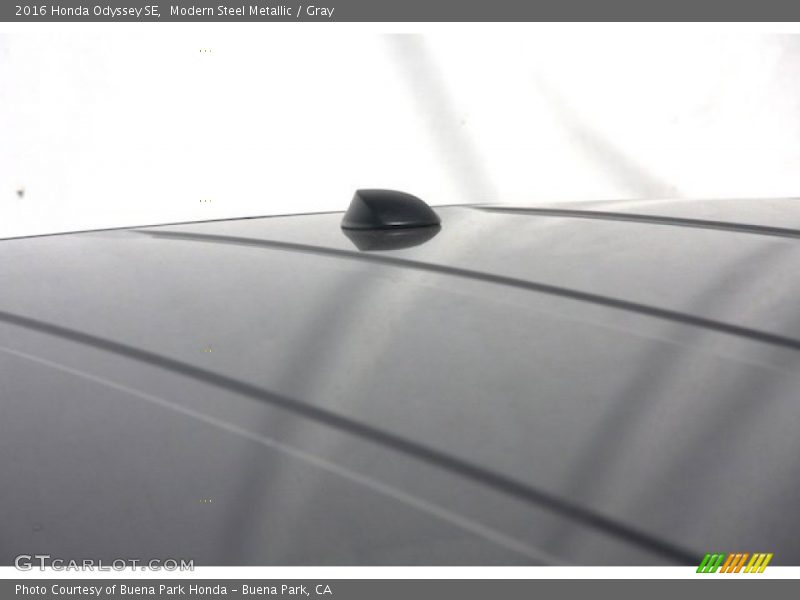 Modern Steel Metallic / Gray 2016 Honda Odyssey SE
