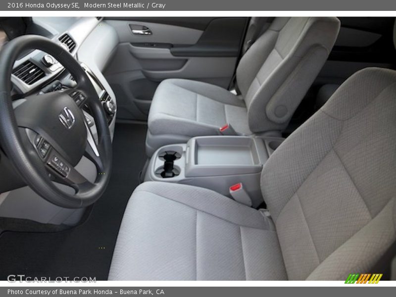 Modern Steel Metallic / Gray 2016 Honda Odyssey SE