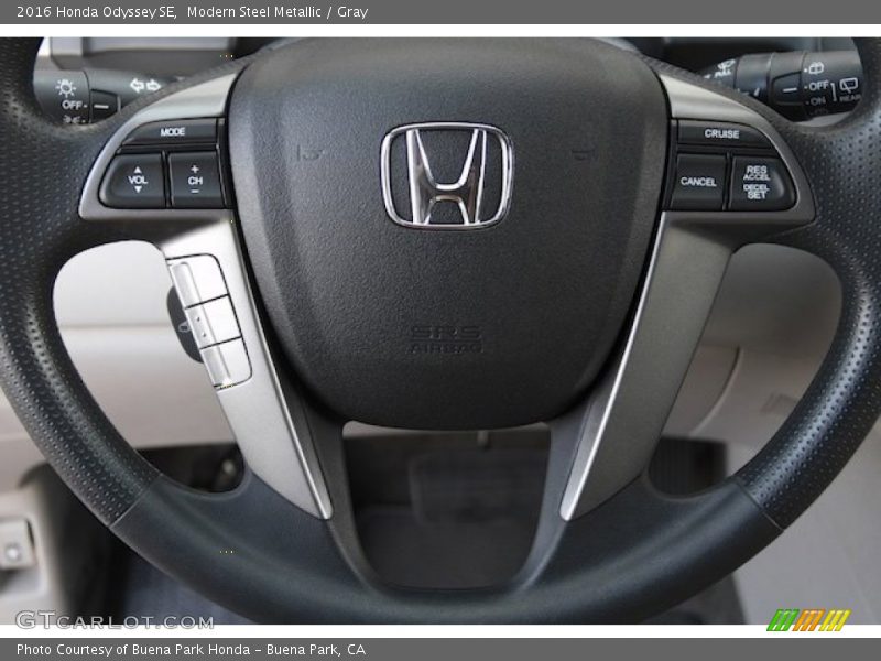 Modern Steel Metallic / Gray 2016 Honda Odyssey SE