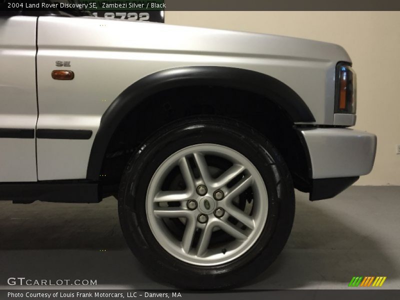 Zambezi Silver / Black 2004 Land Rover Discovery SE