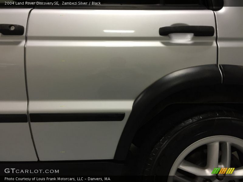 Zambezi Silver / Black 2004 Land Rover Discovery SE