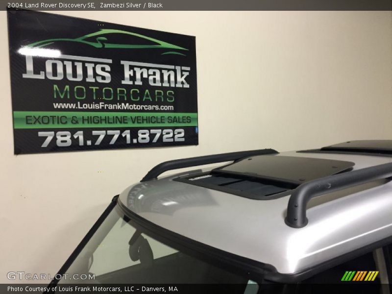 Zambezi Silver / Black 2004 Land Rover Discovery SE