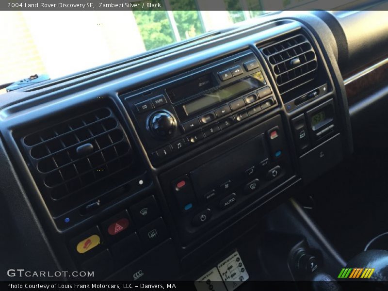 Zambezi Silver / Black 2004 Land Rover Discovery SE