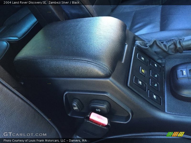 Zambezi Silver / Black 2004 Land Rover Discovery SE