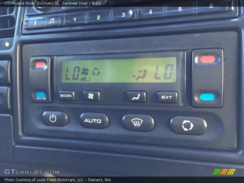 Zambezi Silver / Black 2004 Land Rover Discovery SE